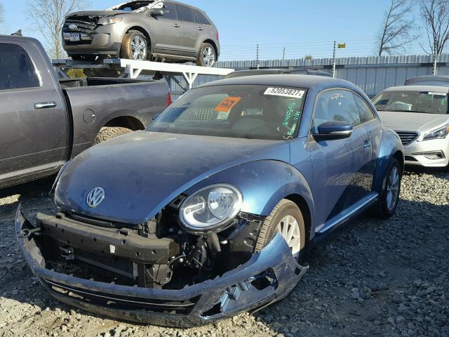 3VWJ17AT5HM616673 - 2017 VOLKSWAGEN BEETLE SE BLUE photo 2