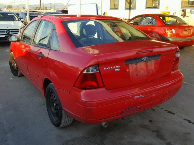 1FAFP34N07W338704 - 2007 FORD FOCUS ZX4 RED photo 3