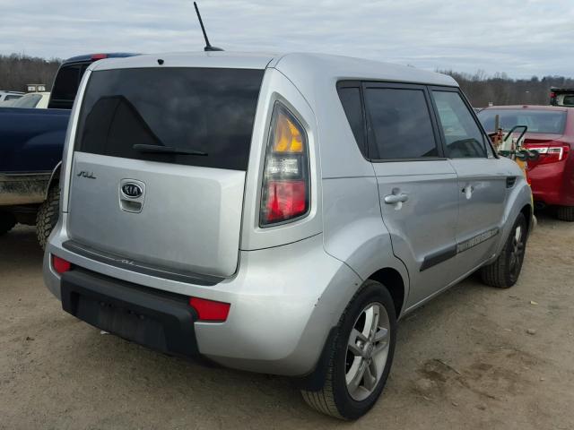 KNDJT2A26B7718654 - 2011 KIA SOUL + SILVER photo 4