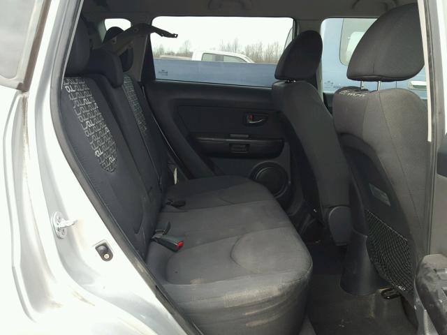 KNDJT2A26B7718654 - 2011 KIA SOUL + SILVER photo 6