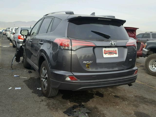 JTMZFREV3HJ146445 - 2017 TOYOTA RAV4 LE GRAY photo 3