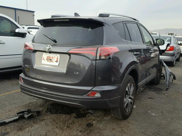 JTMZFREV3HJ146445 - 2017 TOYOTA RAV4 LE GRAY photo 4