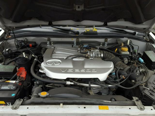 JNRDR09Y62W255400 - 2002 INFINITI QX4 SILVER photo 7