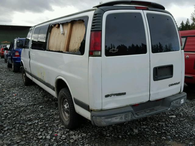 1GAHG39R611203545 - 2001 CHEVROLET EXPRESS G3 WHITE photo 3