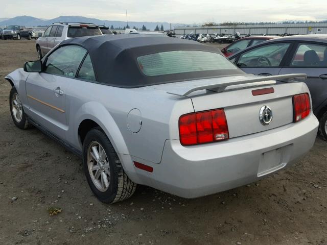 1ZVFT84N265254808 - 2006 FORD MUSTANG SILVER photo 3