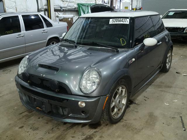 WMWRE33442TD54386 - 2002 MINI COOPER S SILVER photo 2