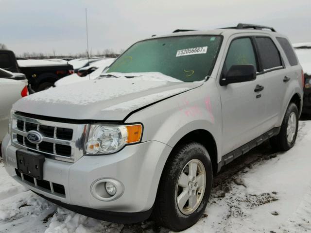 1FMCU03G69KA43572 - 2009 FORD ESCAPE XLT WHITE photo 2