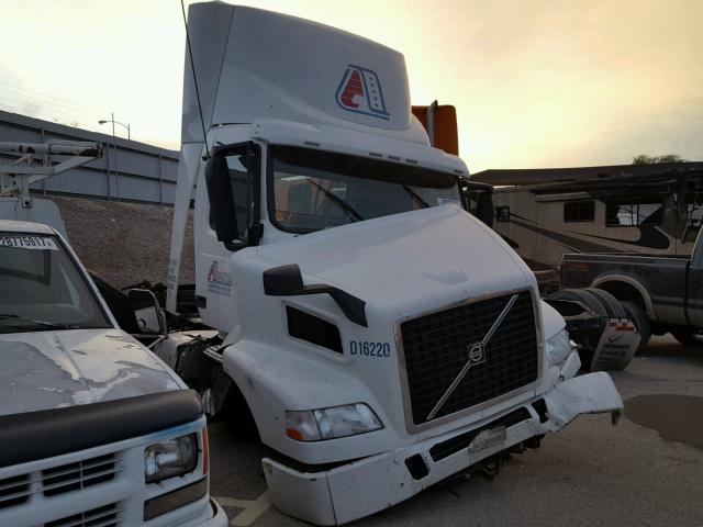 4V4M99DG0GN935328 - 2016 VOLVO VN VNM WHITE photo 1