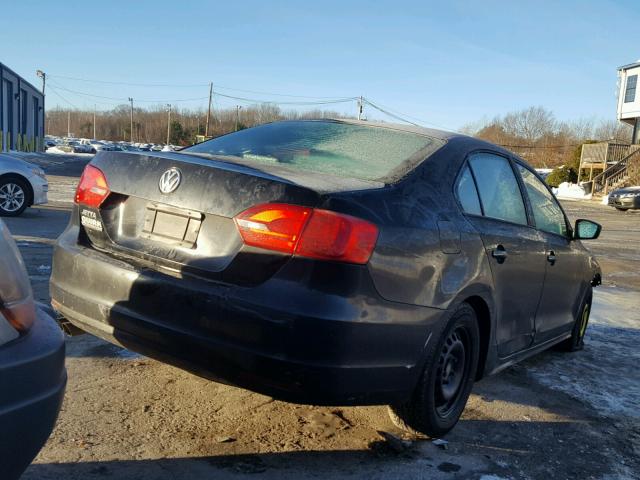 3VW1K7AJ8DM300643 - 2013 VOLKSWAGEN JETTA BASE BLACK photo 4