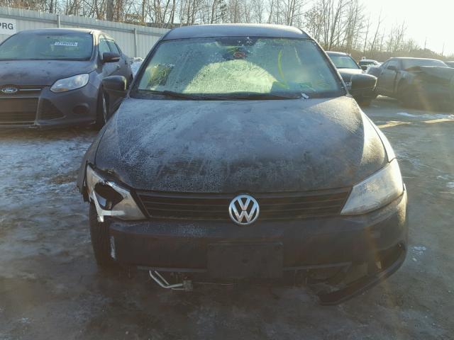 3VW1K7AJ8DM300643 - 2013 VOLKSWAGEN JETTA BASE შავი ფოტო 9