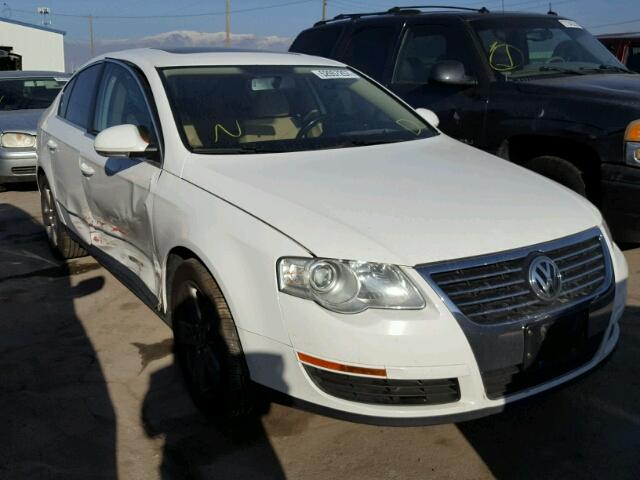 WVWAK73C68E139402 - 2008 VOLKSWAGEN PASSAT KOM WHITE photo 1