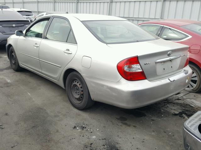 JTDBE32K430173146 - 2003 TOYOTA CAMRY LE SILVER photo 3