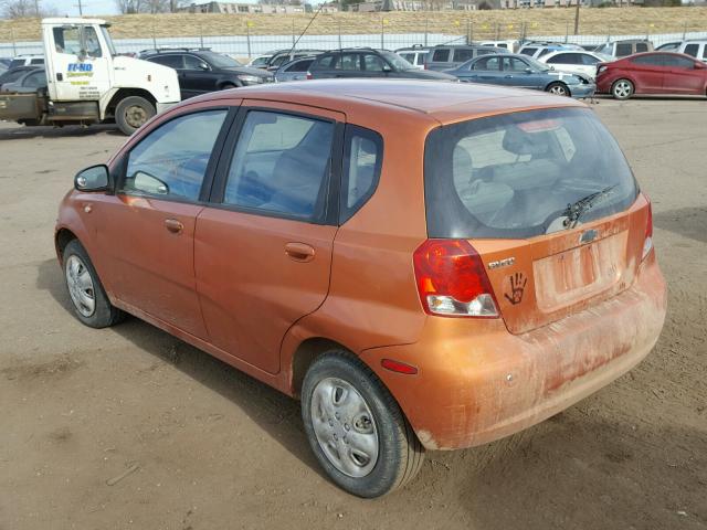 KL1TD62605B503214 - 2005 CHEVROLET AVEO BASE ORANGE photo 3