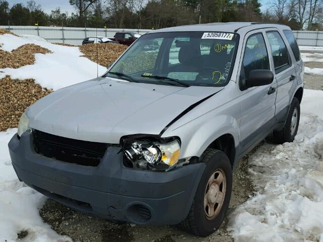 1FMYU02Z45KA39541 - 2005 FORD ESCAPE XLS SILVER photo 2