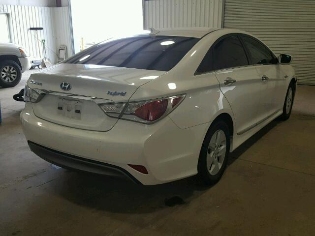 KMHEC4A46BA002270 - 2011 HYUNDAI SONATA HYB WHITE photo 4