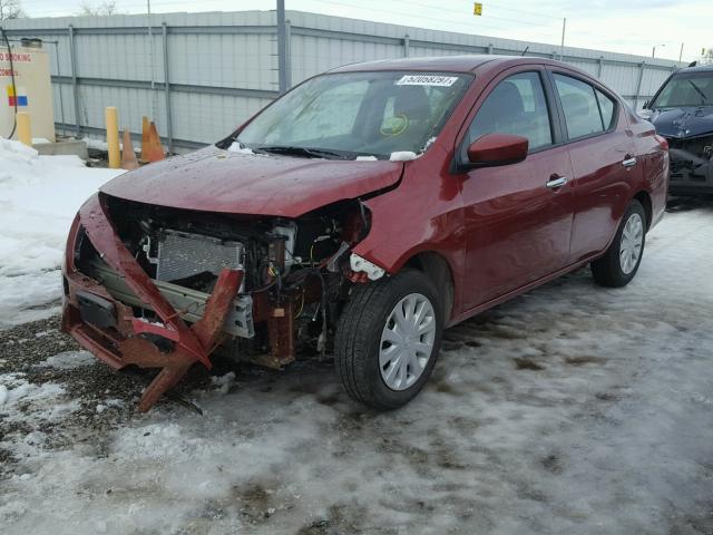 3N1CN7APXJL801335 - 2018 NISSAN VERSA S RED photo 2