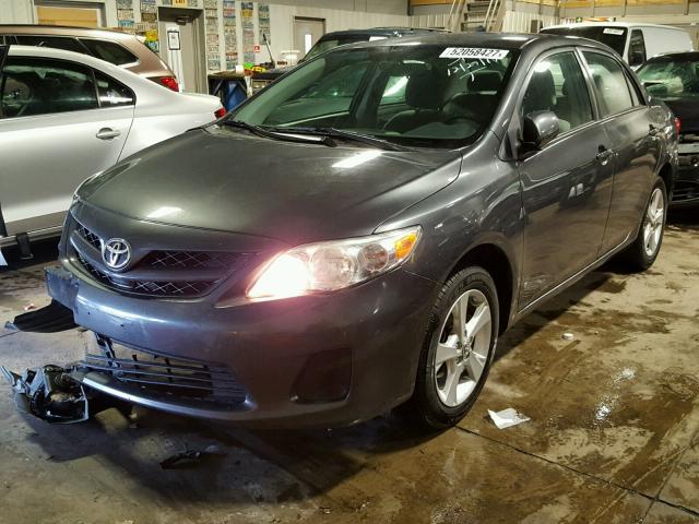 2T1BU4EE3BC645274 - 2011 TOYOTA COROLLA BA GRAY photo 2