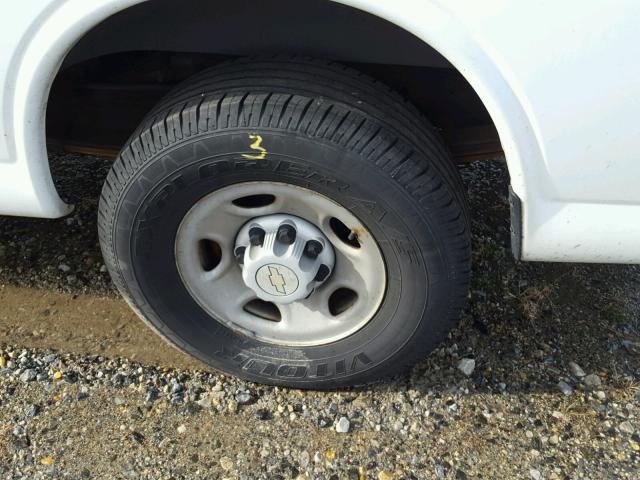 1GCGG25C881101317 - 2008 CHEVROLET EXPRESS G2 WHITE photo 9