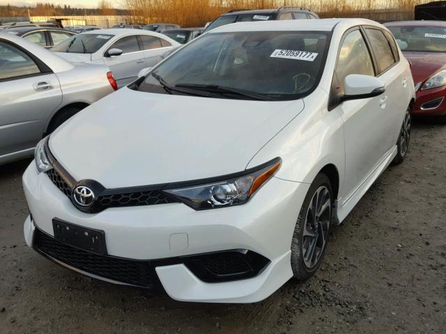 JTNKARJE6HJ543780 - 2017 TOYOTA COROLLA IM WHITE photo 2