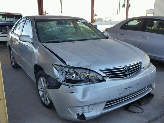 4T1BE32KX5U011271 - 2005 TOYOTA CAMRY LE SILVER photo 1