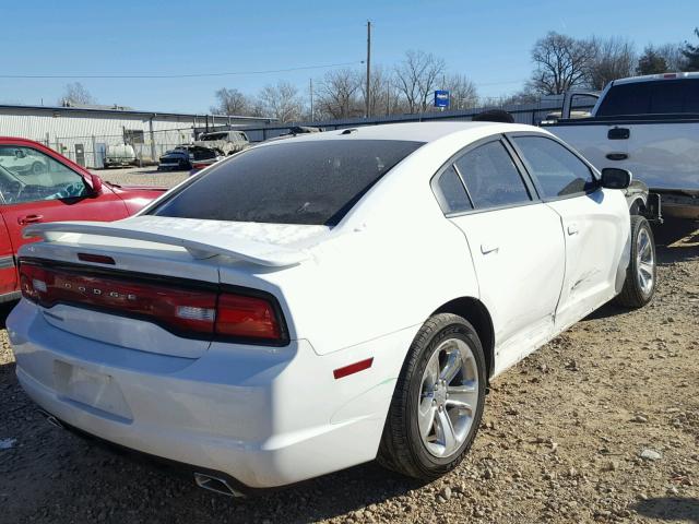 2B3CL3CG5BH506728 - 2011 DODGE CHARGER WHITE photo 4