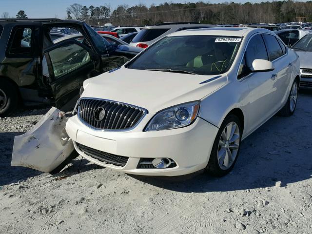 1G4PS5SK8D4105481 - 2013 BUICK VERANO WHITE photo 2