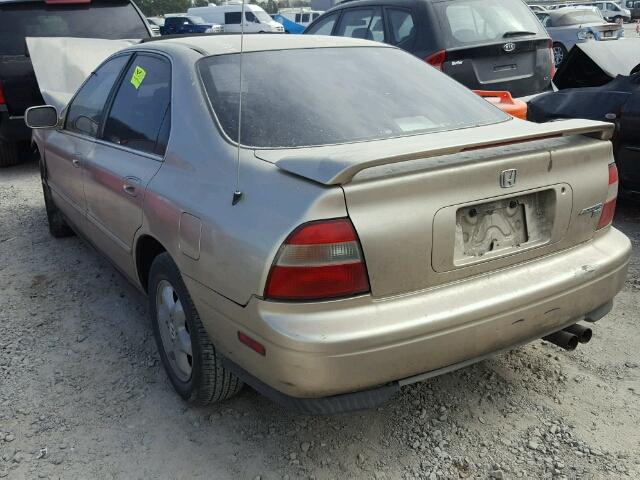 1HGCE6664SA005584 - 1995 HONDA ACCORD EX GOLD photo 3