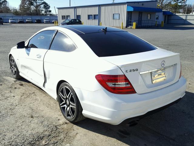 WDDGJ4HB9DG069393 - 2013 MERCEDES-BENZ CLA 250 WHITE photo 3