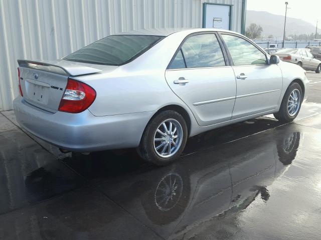 JTDBE32KX20046531 - 2002 TOYOTA CAMRY LE SILVER photo 4