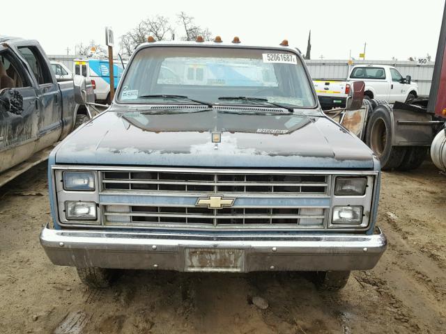 1GCHC33W2FS163001 - 1985 CHEVROLET C30 TWO TONE photo 10