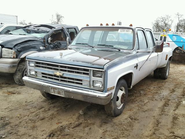 1GCHC33W2FS163001 - 1985 CHEVROLET C30 TWO TONE photo 2