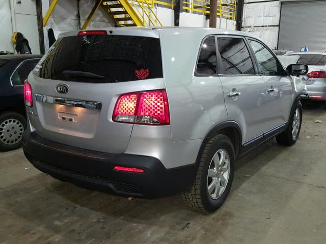 5XYKTCA62DG343266 - 2013 KIA SORENTO LX SILVER photo 4