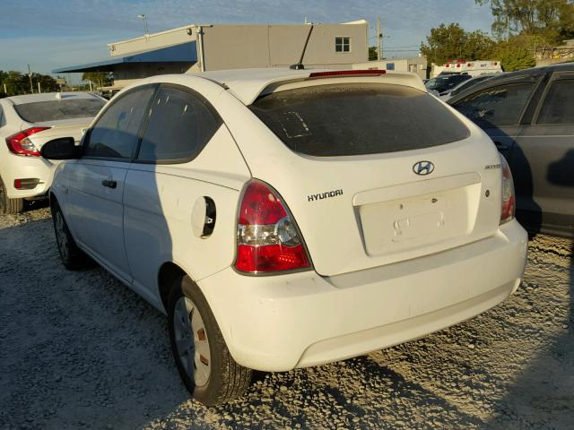 KMHCM36C88U080166 - 2008 HYUNDAI ACCENT GS WHITE photo 3