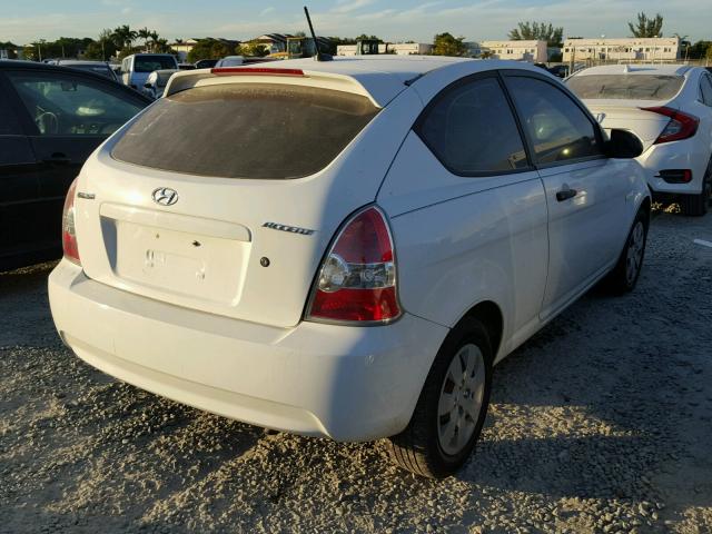 KMHCM36C88U080166 - 2008 HYUNDAI ACCENT GS WHITE photo 4