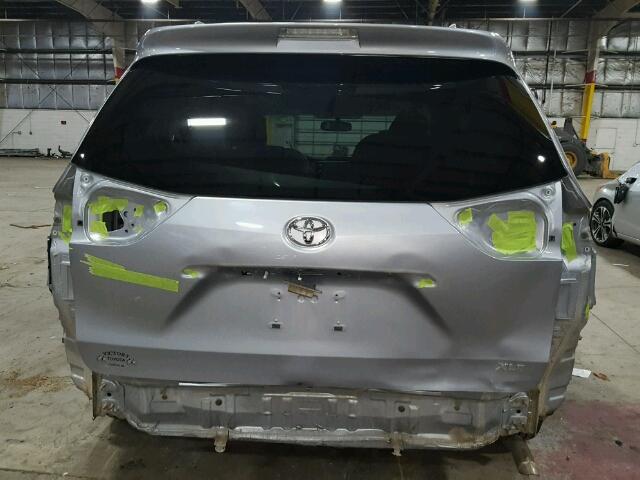 5TDYK3DC3CS176870 - 2012 TOYOTA SIENNA XLE SILVER photo 9