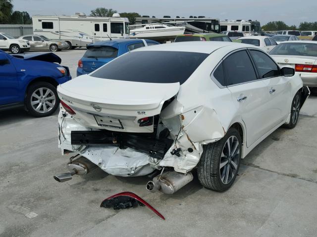 1N4AL3AP3HC298519 - 2017 NISSAN ALTIMA 2.5 WHITE photo 4