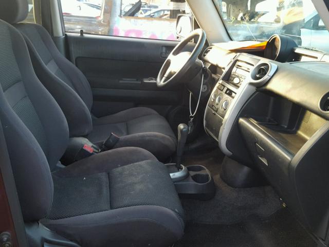 JTLKT324540139715 - 2004 TOYOTA SCION XB BLACK photo 5