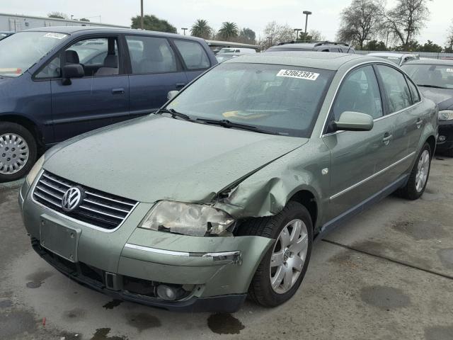 WVWRH63B63P108165 - 2003 VOLKSWAGEN PASSAT GLX GREEN photo 2