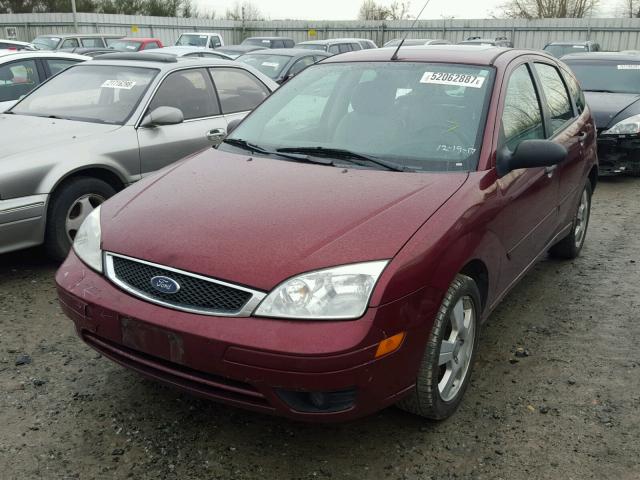 1FAFP37N76W208378 - 2006 FORD FOCUS ZX5 RED photo 2