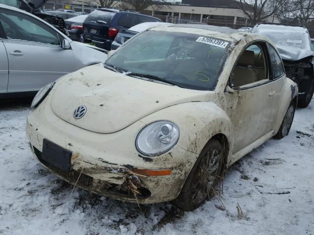 3VWRW31C58M524993 - 2008 VOLKSWAGEN NEW BEETLE CREAM photo 2