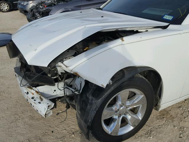 2C3CDXBG3CH108847 - 2012 DODGE CHARGER SE WHITE photo 9