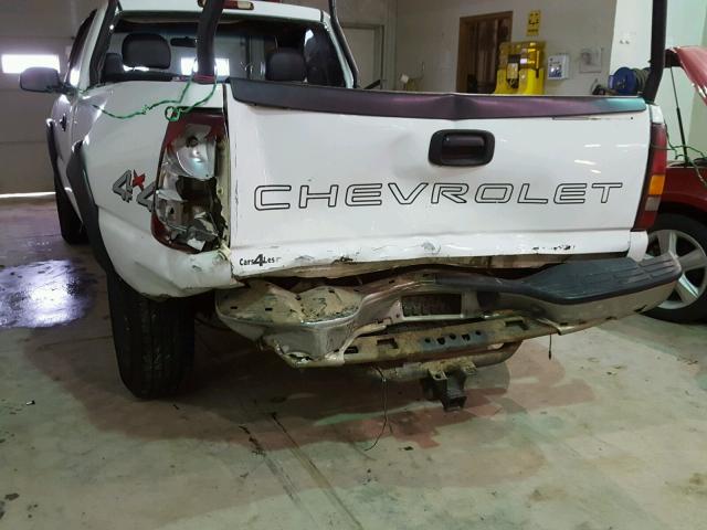 1GCEK14T72Z215707 - 2002 CHEVROLET SILVERADO WHITE photo 9