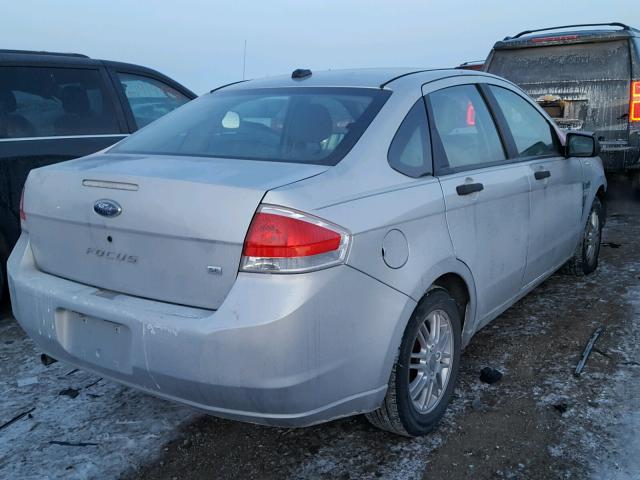 1FAHP35N18W140013 - 2008 FORD FOCUS SE GRAY photo 4