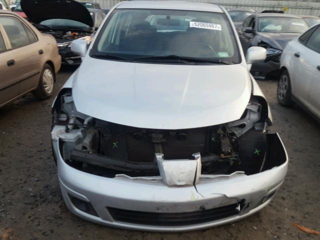 3N1BC13E97L352085 - 2007 NISSAN VERSA S GRAY photo 9