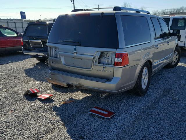 5LMFL28598LJ18791 - 2008 LINCOLN NAVIGATOR SILVER photo 4