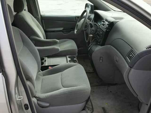 5TDZA23C15S370870 - 2005 TOYOTA SIENNA CE SILVER photo 5