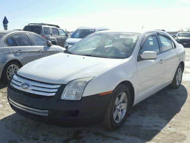 3FAHP07Z19R137812 - 2009 FORD FUSION SE WHITE photo 2