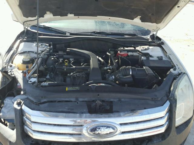 3FAHP07Z19R137812 - 2009 FORD FUSION SE WHITE photo 7