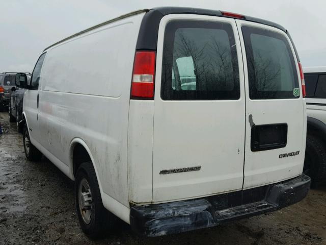 1GCGG25V741130710 - 2004 CHEVROLET EXPRESS G2 WHITE photo 3