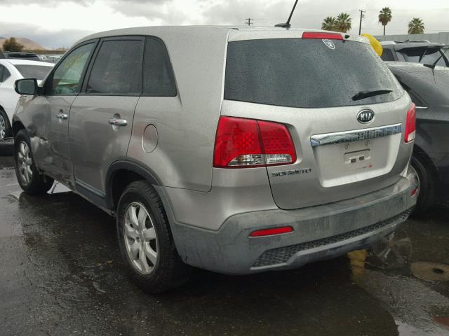 5XYKT4A16CG279967 - 2012 KIA SORENTO BA SILVER photo 3